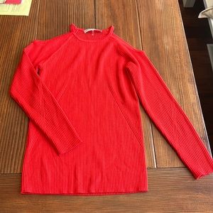 peek-a-boo shoulder fitted long sleeve t-shirt